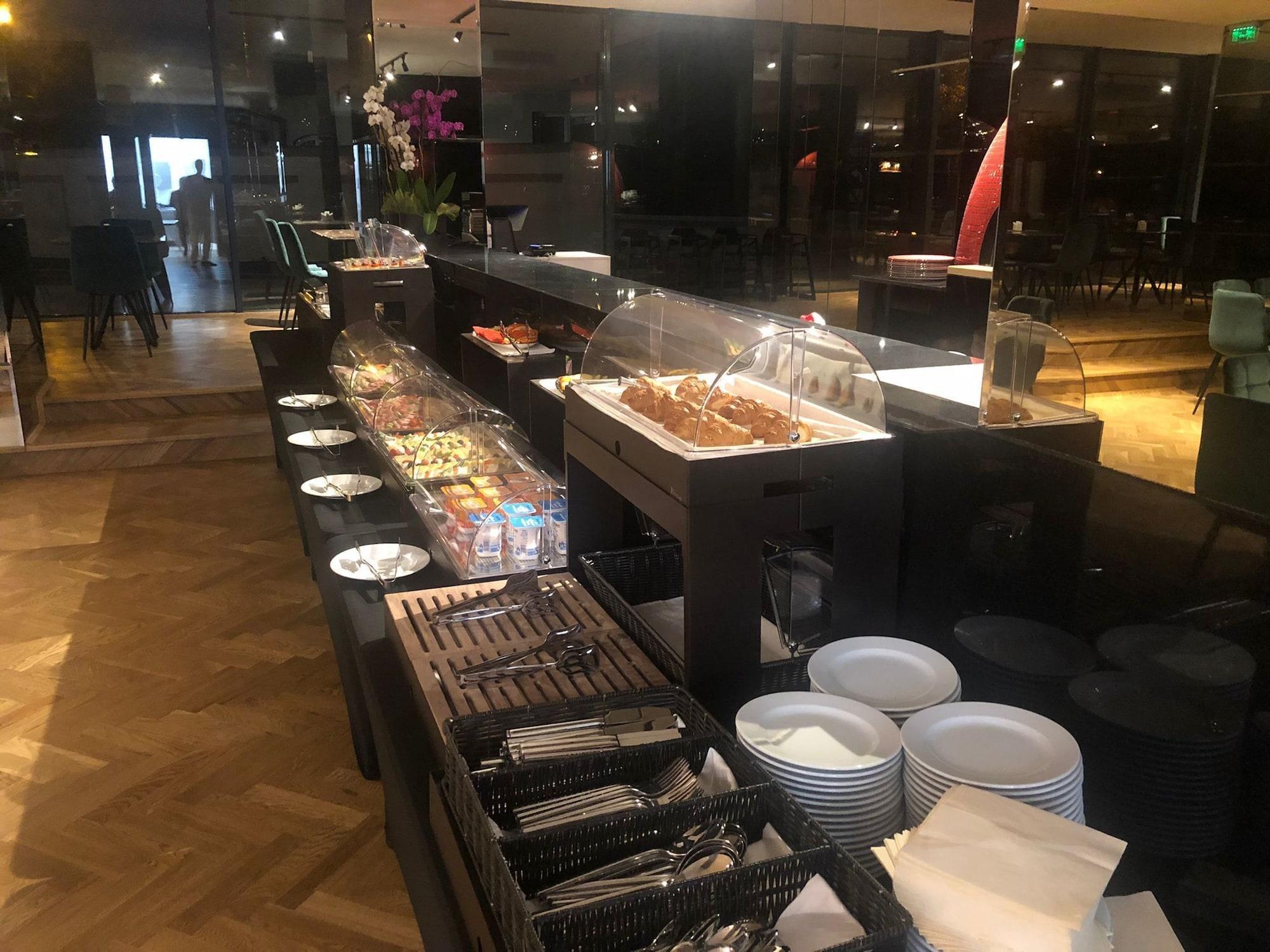 Hotel Libra Сибиу Экстерьер фото